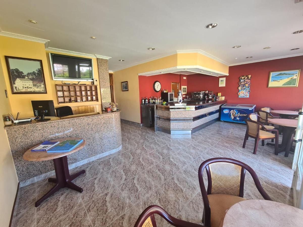 Hotel Hostal Playa Atlantica Louro Esterno foto