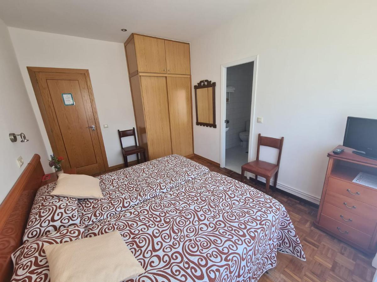 Hotel Hostal Playa Atlantica Louro Esterno foto